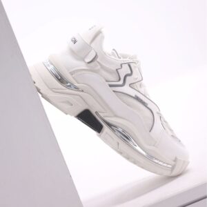 men premium white sports shoes